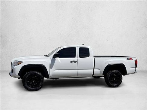 Used 2022 Toyota Tacoma SR w/ SX Package image 4