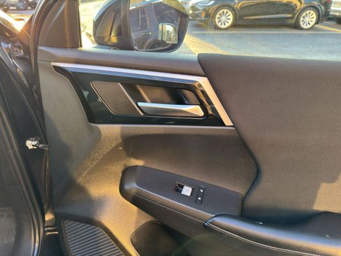 Used 2022 Mitsubishi Outlander ES image 39