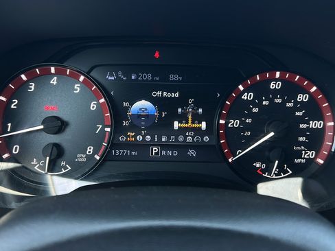 Used 2025 Nissan Frontier Pro-X RWD image 26