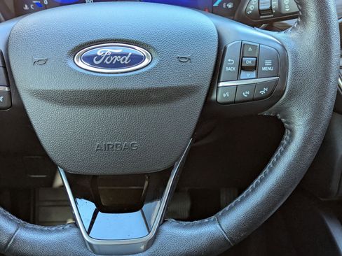 Used 2020 Ford Escape Titanium image 21