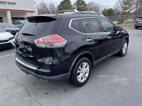 Used 2016 Nissan Rogue SV w/ SV Premium Package image 10