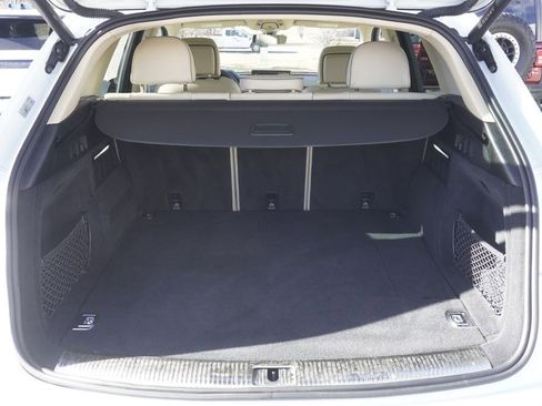 Used 2023 Audi Q5 e Premium w/ Convenience Package image 31