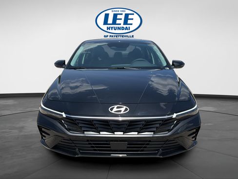 New 2026 Hyundai Elantra Limited FWD image 2