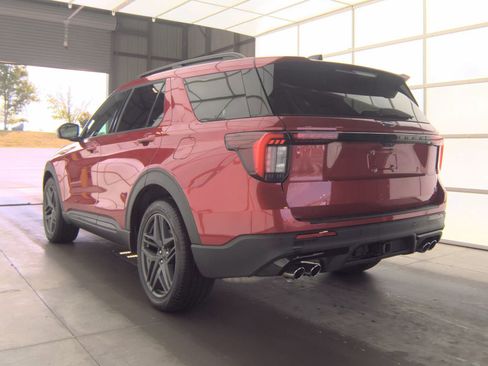 Used 2025 Ford Explorer ST AWD/4WD image 15