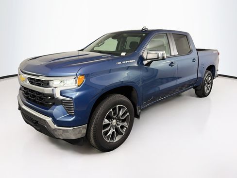 Used 2024 Chevrolet Silverado 1500 LT AWD/4WD image 3