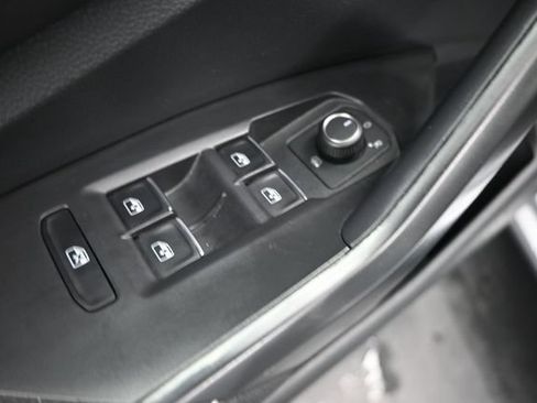 Used 2024 Volkswagen Jetta SE FWD image 13