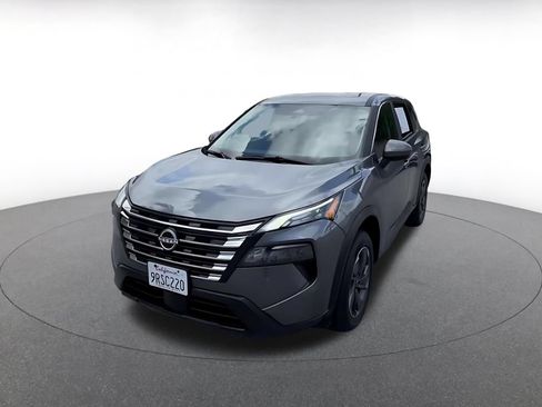 Used 2025 Nissan Rogue SV FWD image 7