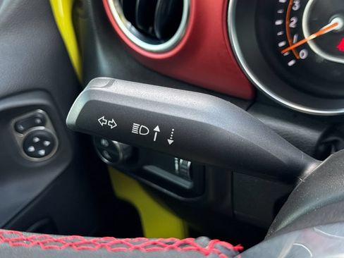 Used 2023 Jeep Gladiator Rubicon AWD/4WD image 15