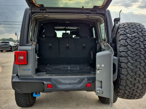 Used 2023 Jeep Wrangler Unlimited Rubicon 4xe w/ Cold Weather Group AWD/4WD image 58