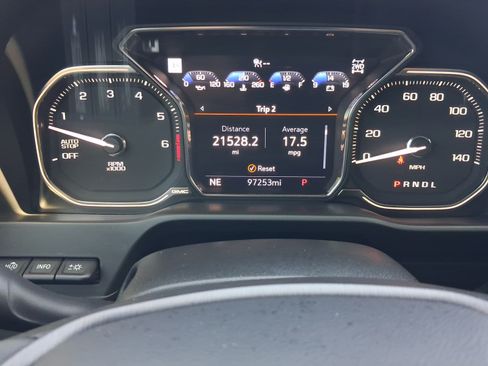 Used 2021 GMC Sierra 1500 AT4 w/ AT4 Premium Package AWD/4WD image 23
