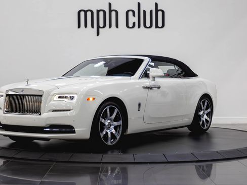 Used 2017 Rolls-Royce Dawn RWD image 3