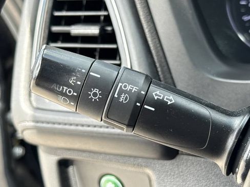 Used 2018 Honda HR-V EX image 38