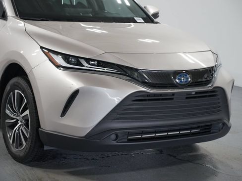 Certified 2023 Toyota Venza LE AWD/4WD image 4