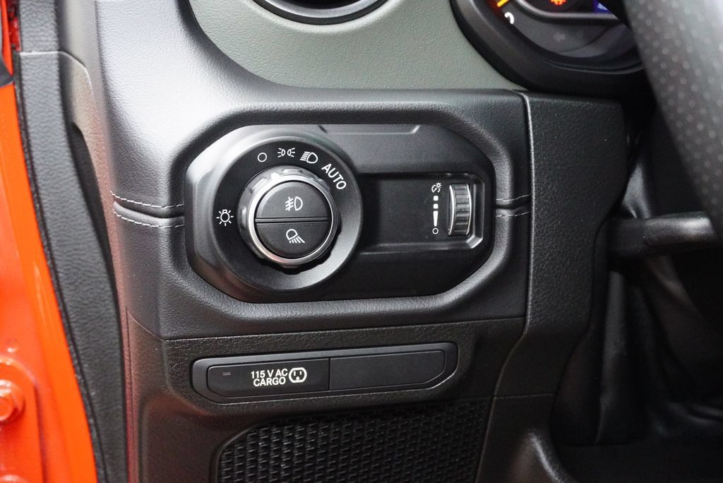 Used 2024 Jeep Gladiator Mojave AWD/4WD image 23