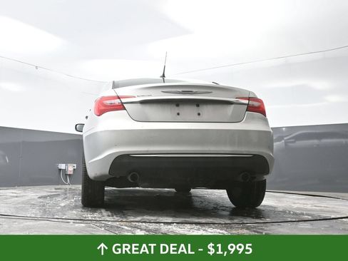 Used 2011 Chrysler 200 Touring FWD image 31