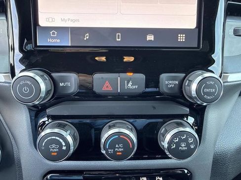 New 2026 RAM 1500 4x4 Crew Cab image 25