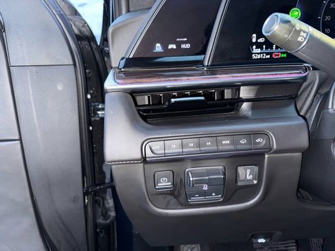 Used 2022 Cadillac Escalade Sport Platinum w/ Heavy-Duty Trailer Package AWD/4WD image 53