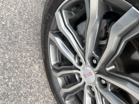 Used 2019 GMC Terrain Denali w/ Advanced Safety Package AWD/4WD image 8