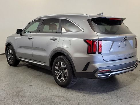 Used 2021 Kia Sorento S FWD image 5