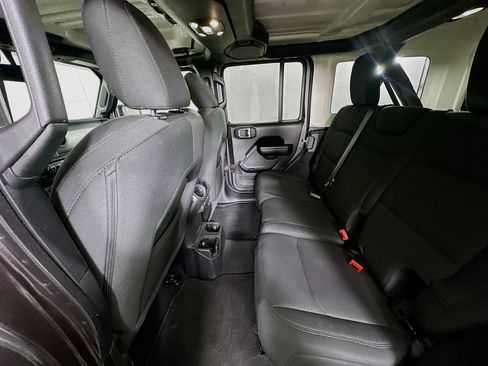 Used 2021 Jeep Wrangler Sport S image 26