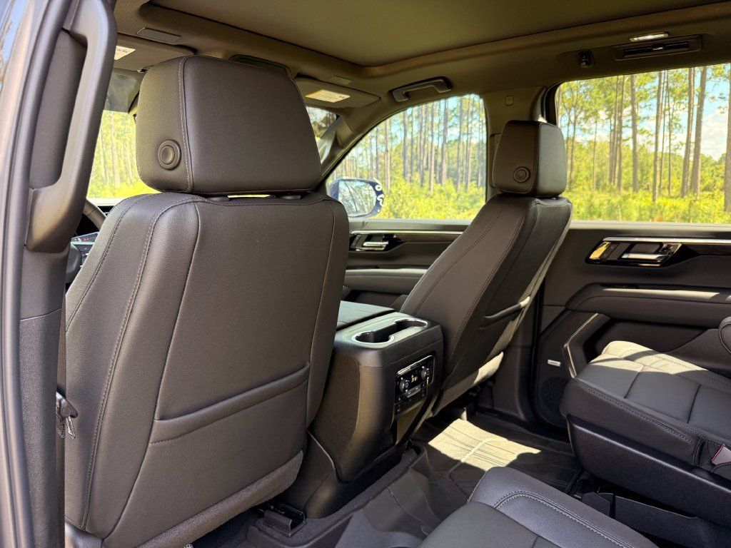 New 2026 Chevrolet Suburban Z71 w/ Z71 Off-Road Package AWD/4WD image 26