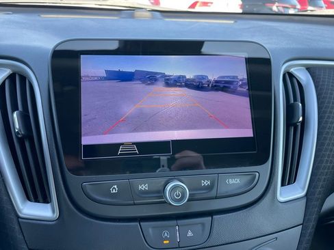 Used 2023 Chevrolet Malibu LT FWD image 17