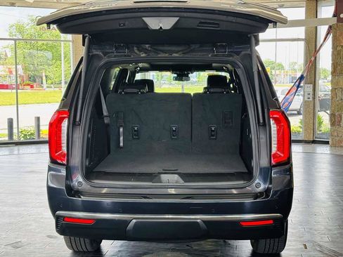 Used 2023 GMC Yukon XL SLT AWD/4WD image 9
