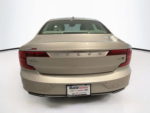 Used 2018 Volvo S90 T6 Momentum w/ Convenience Package image 7