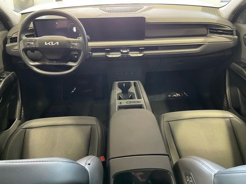 Used 2024 Kia EV9 Light Long Range RWD image 32