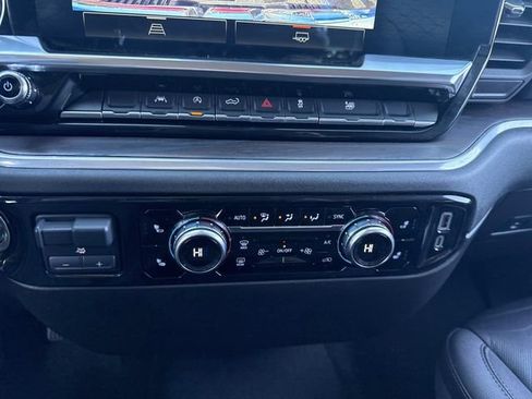 Used 2025 GMC Sierra 1500 SLT image 26