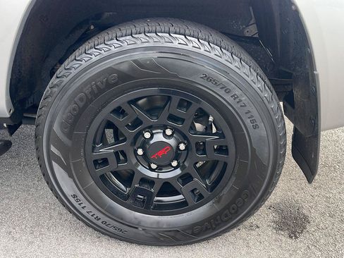 Used 2021 Toyota 4Runner Venture w/ Moonroof Package AWD/4WD image 12