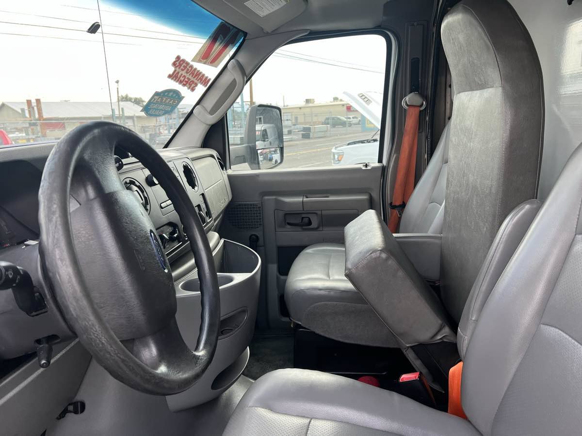 Used 2017 Ford E-350 and Econoline 350 Super Duty RWD image 9