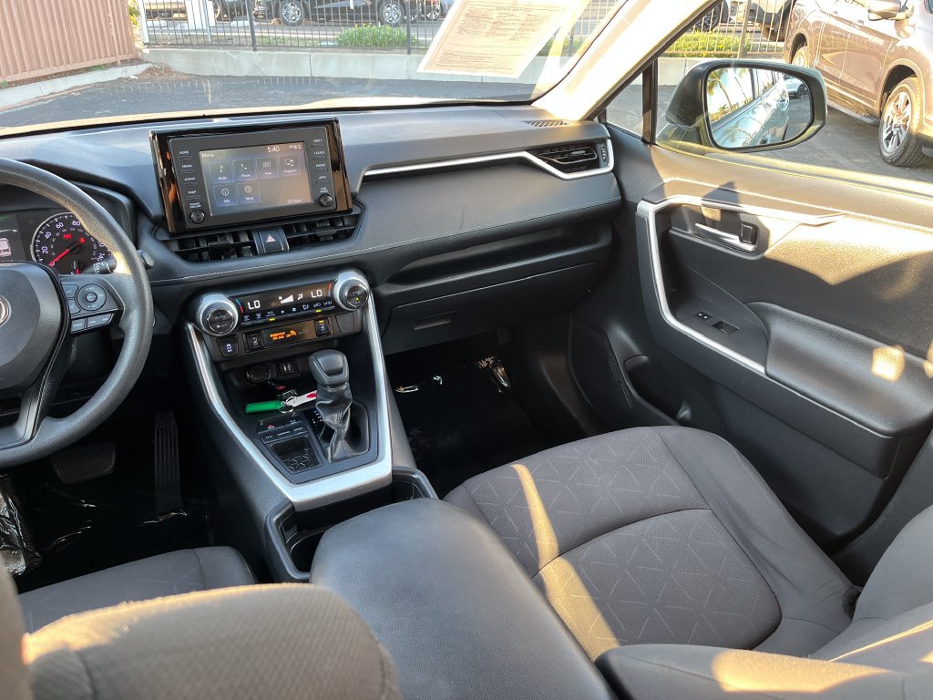 Used 2019 Toyota RAV4 XLE w/ Convenience Package FWD image 37
