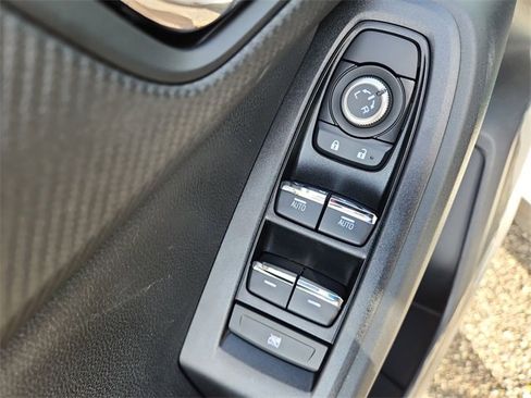 New 2025 Subaru Crosstrek 2.5i Limited image 13