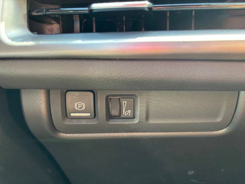 Used 2025 Cadillac XT4 Premium Luxury FWD image 26