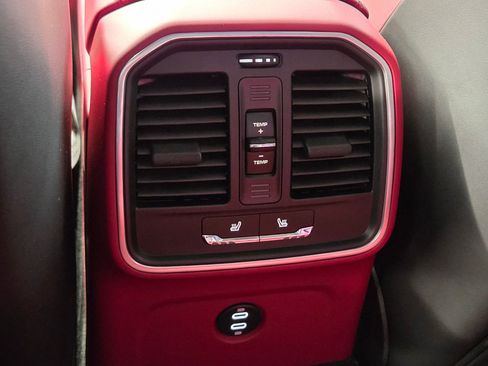 New 2026 Porsche Macan S image 12