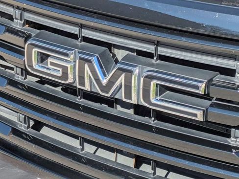 Certified 2023 GMC Acadia SLT w/ Elevation Edition AWD/4WD image 9