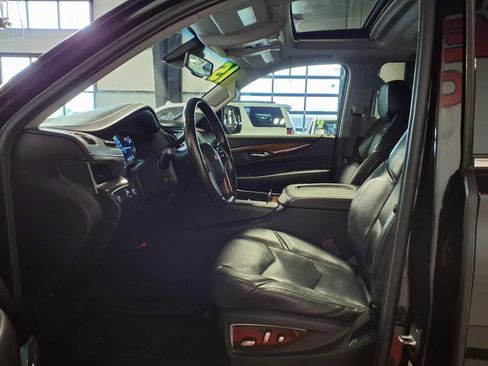 Used 2016 Cadillac Escalade ESV Luxury image 21