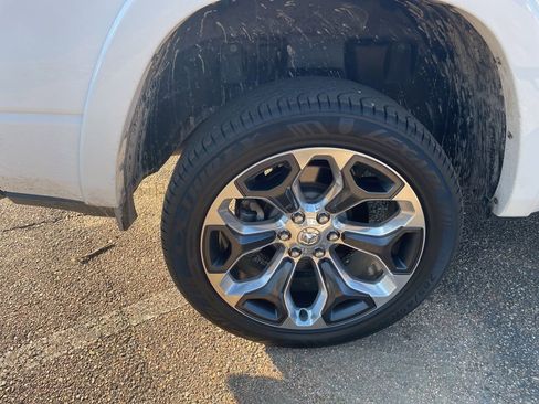 Used 2021 RAM 1500 Limited image 11