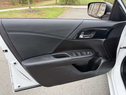 Used 2015 Honda Accord Sport image 10
