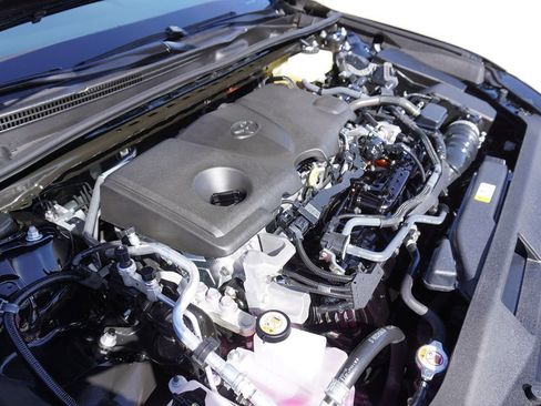 Used 2026 Toyota Camry SE image 4