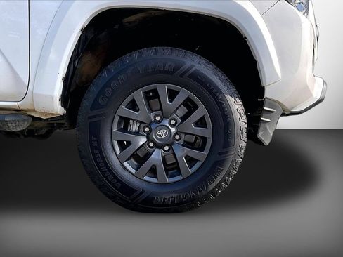 Used 2023 Toyota Tacoma SR5 w/ Technology Package AWD/4WD image 33