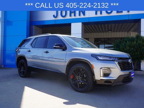 Used 2023 Chevrolet Traverse Premier w/ Redline Edition FWD image 2