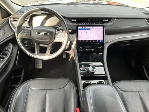 Used 2022 Jeep Grand Cherokee L Limited image 4