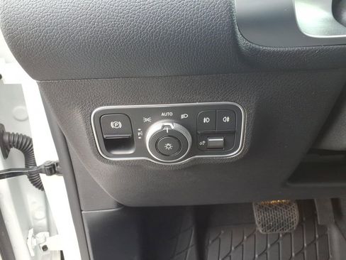 New 2026 Mercedes-Benz GLB 250 4MATIC image 17