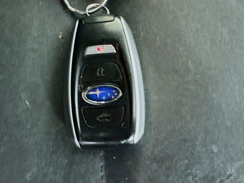 Used 2015 Subaru Crosstrek 2.0i Limited image 37