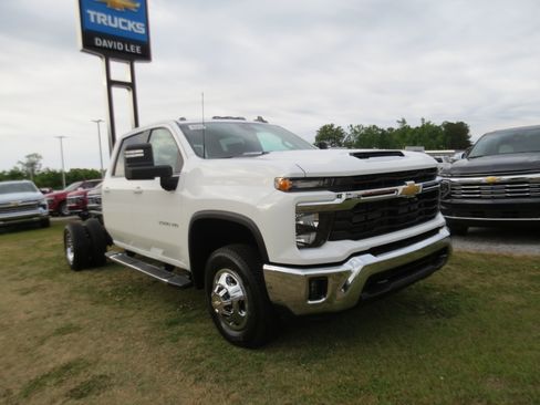 New 2026 Chevrolet Silverado 3500 LT AWD/4WD image 4