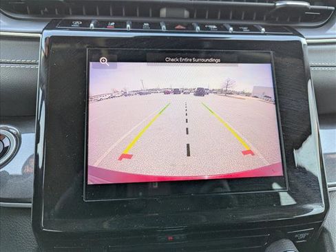 Used 2023 Jeep Grand Cherokee Laredo image 17