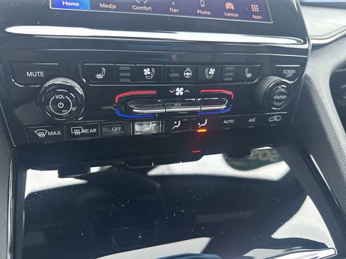 Used 2022 Jeep Grand Cherokee Overland image 14