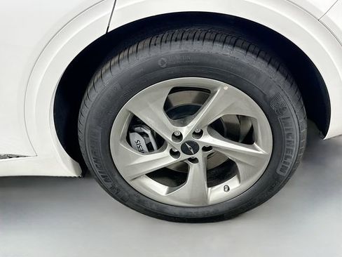 New 2026 Genesis GV70 2.5T Advanced image 22